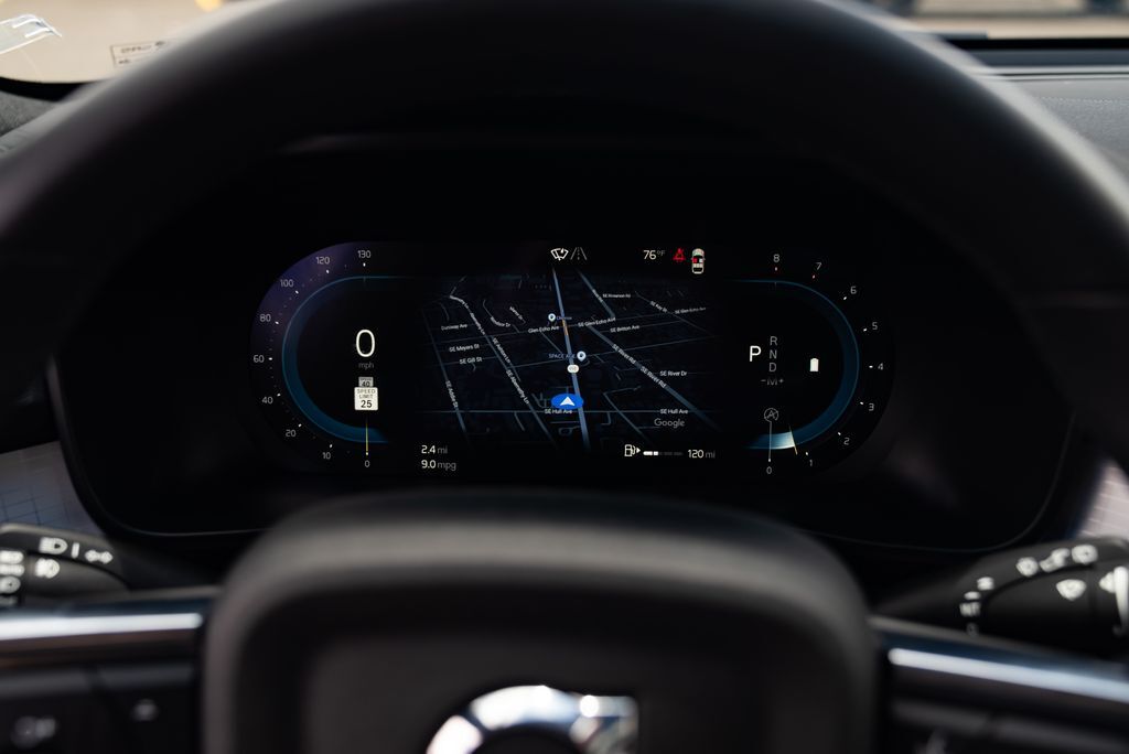 2024 Volvo XC40 B5 Core Milwaukie OR