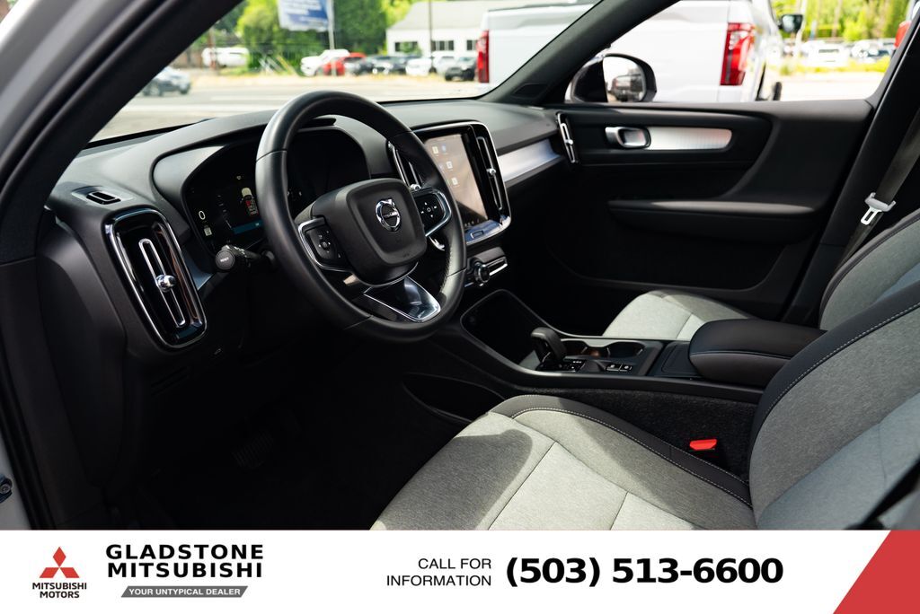 2024 Volvo XC40 B5 Core Milwaukie OR