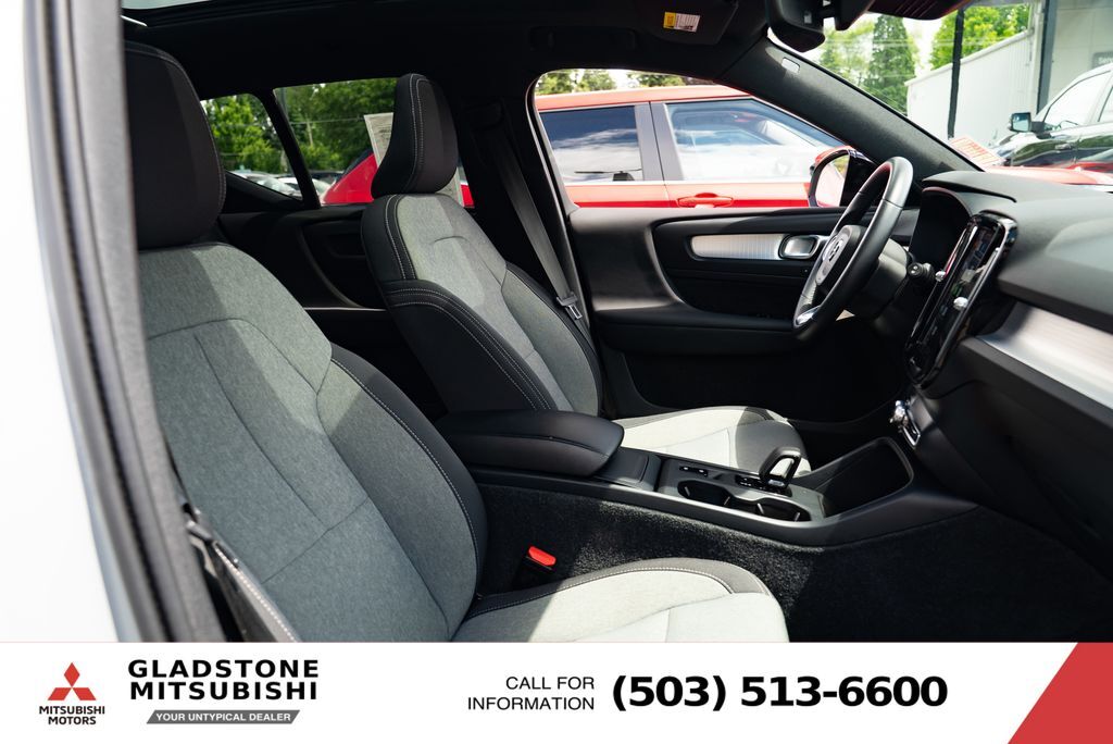 2024 Volvo XC40 B5 Core Milwaukie OR
