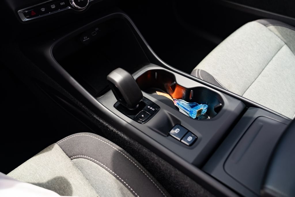 2024 Volvo XC40 B5 Core Milwaukie OR