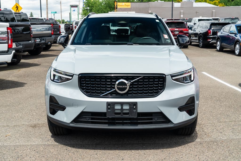 2024 Volvo XC40 B5 Core Milwaukie OR