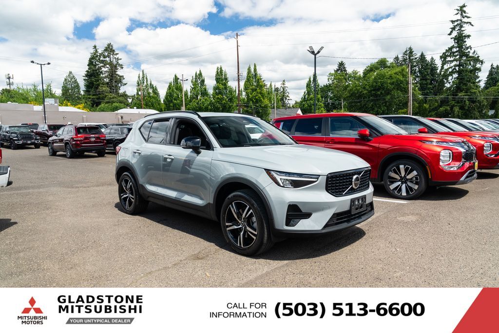 2024 Volvo XC40 B5 Core Milwaukie OR