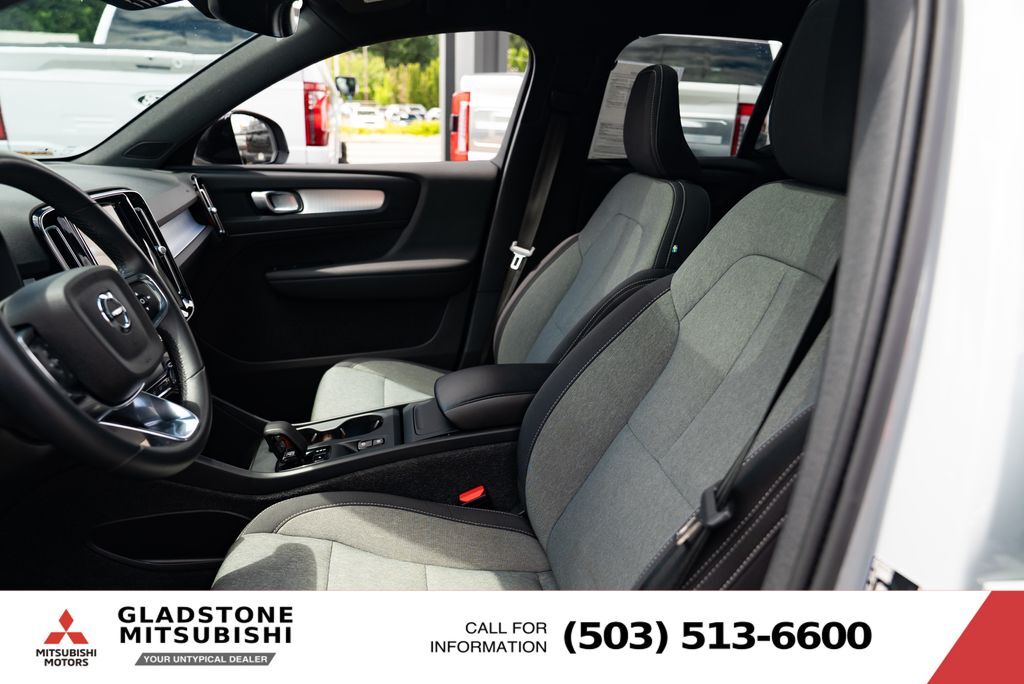 2024 Volvo XC40 B5 Core Milwaukie OR