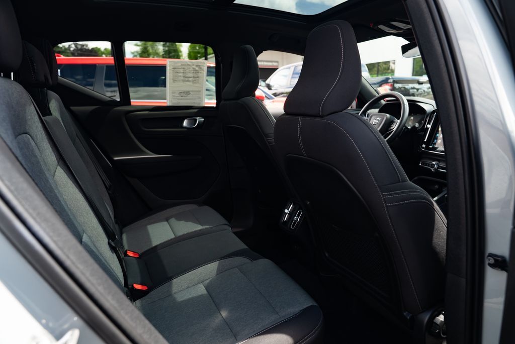 2024 Volvo XC40 B5 Core Milwaukie OR