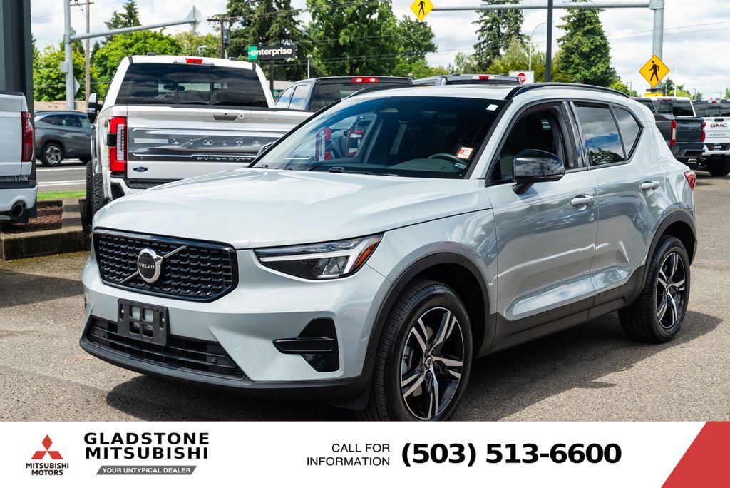 2024 Volvo XC40 B5 Core Milwaukie OR