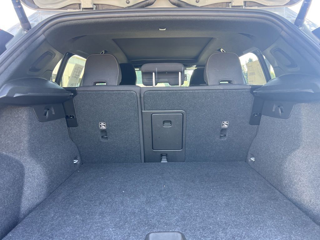 2024 Volvo XC40 B5 Core Milwaukie OR