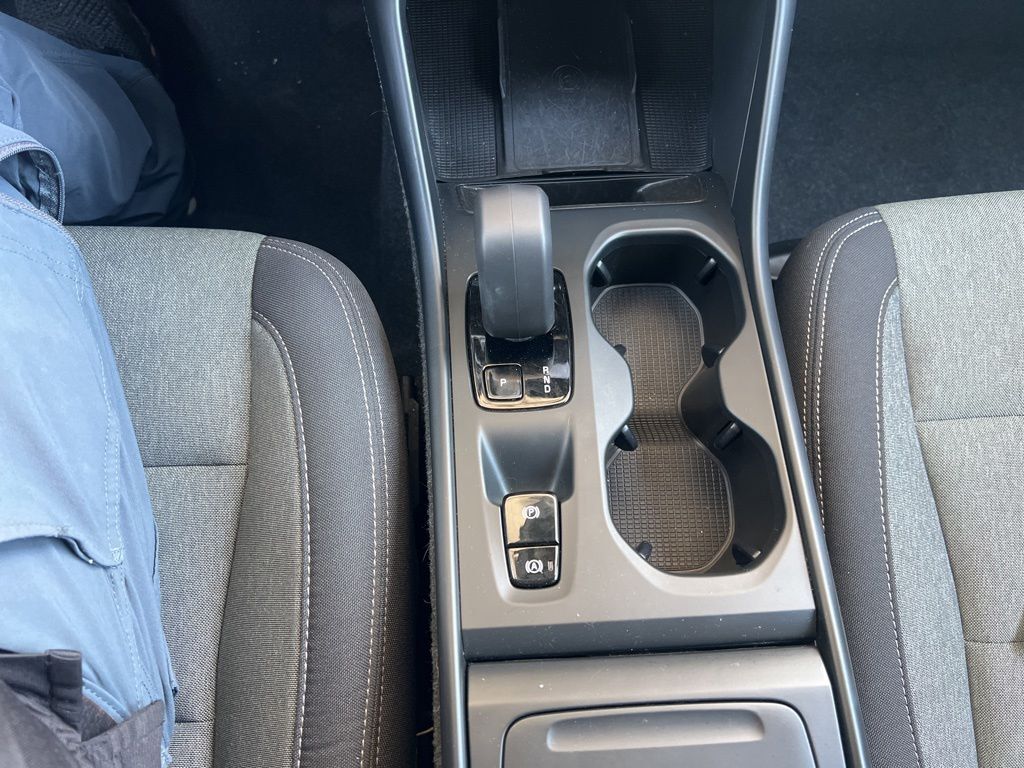 2024 Volvo XC40 B5 Core Milwaukie OR