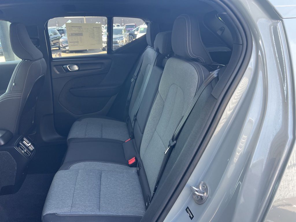 2024 Volvo XC40 B5 Core Milwaukie OR