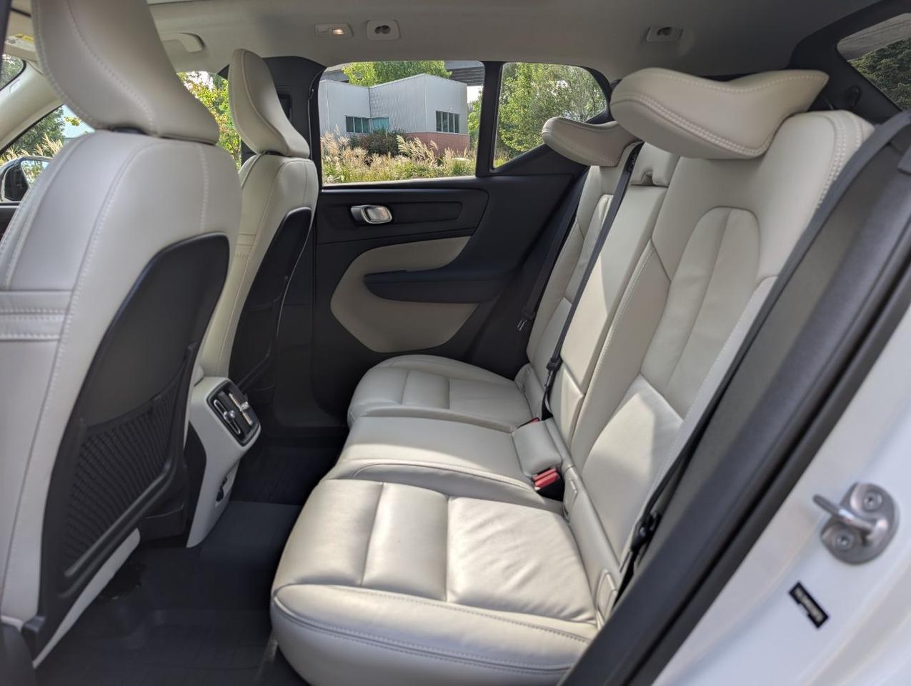 2024 Volvo XC40 B5 Hybrid AWD ULTIMATE | HK Premium Audio, Pilot Assist, 360 Cam * Portland OR