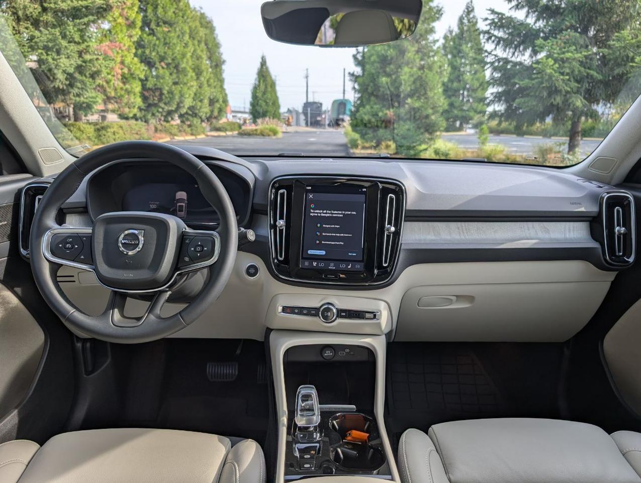 2024 Volvo XC40 B5 Hybrid AWD ULTIMATE | HK Premium Audio, Pilot Assist, 360 Cam * Portland OR