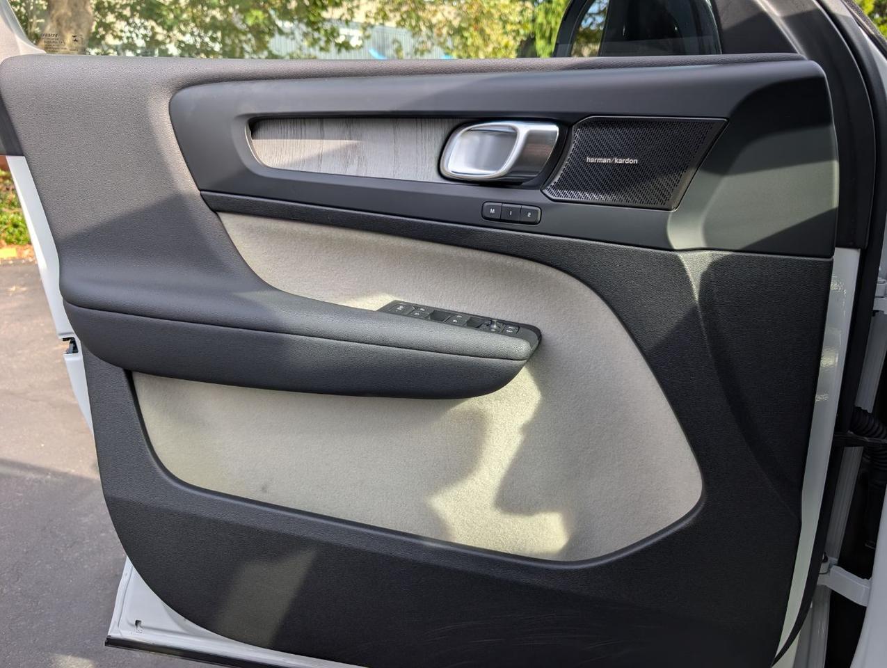 2024 Volvo XC40 B5 Hybrid AWD ULTIMATE | HK Premium Audio, Pilot Assist, 360 Cam * Portland OR