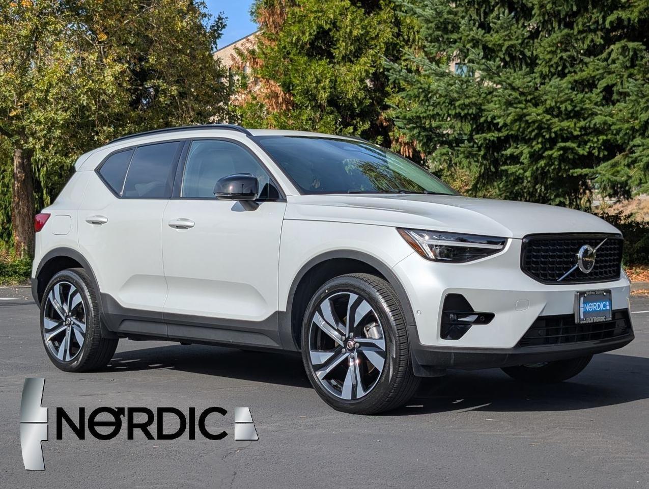 2024 Volvo XC40 B5 Hybrid AWD ULTIMATE | HK Premium Audio, Pilot Assist, 360 Cam *