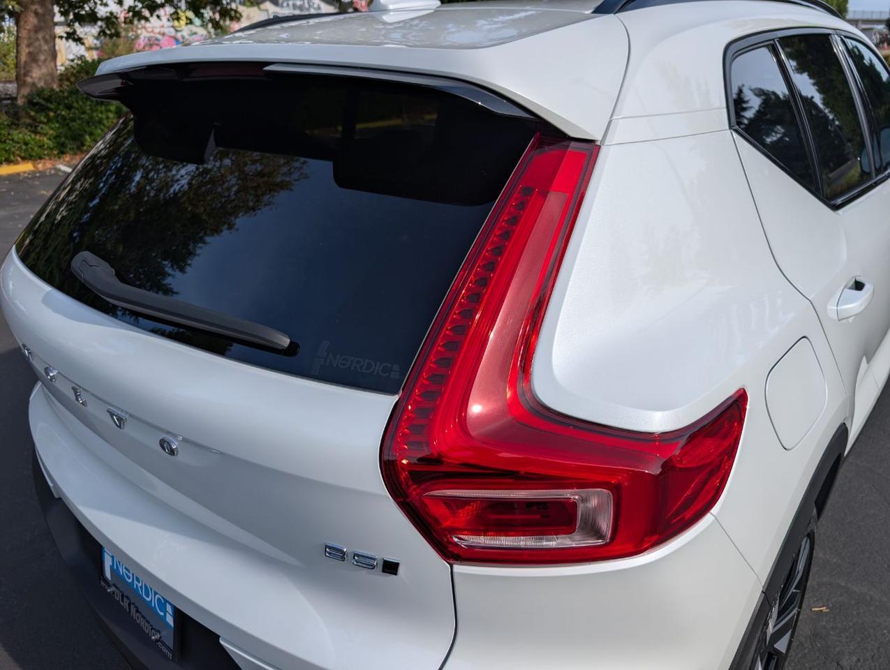 2024 Volvo XC40 B5 Hybrid AWD ULTIMATE | HK Premium Audio, Pilot Assist, 360 Cam, Pano Roof, 4 Heated Seats & Wheel Portland OR