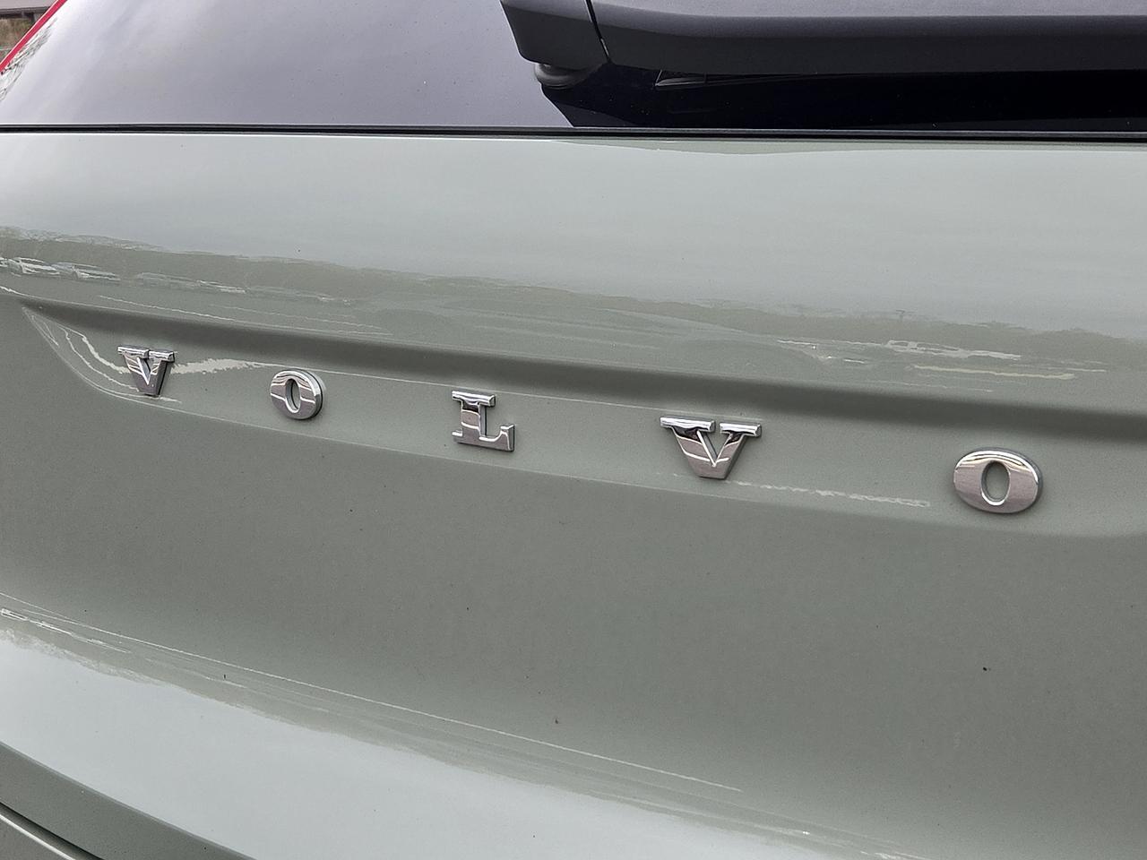 2024 Volvo XC40 B5 Plus Bright Theme Vineland NJ