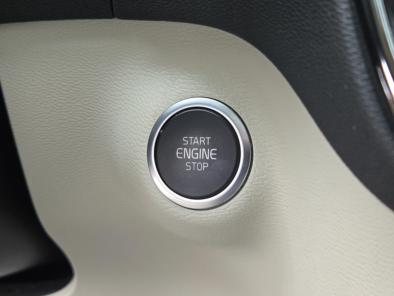 2024 Volvo XC40 B5 Plus Bright Theme Vineland NJ