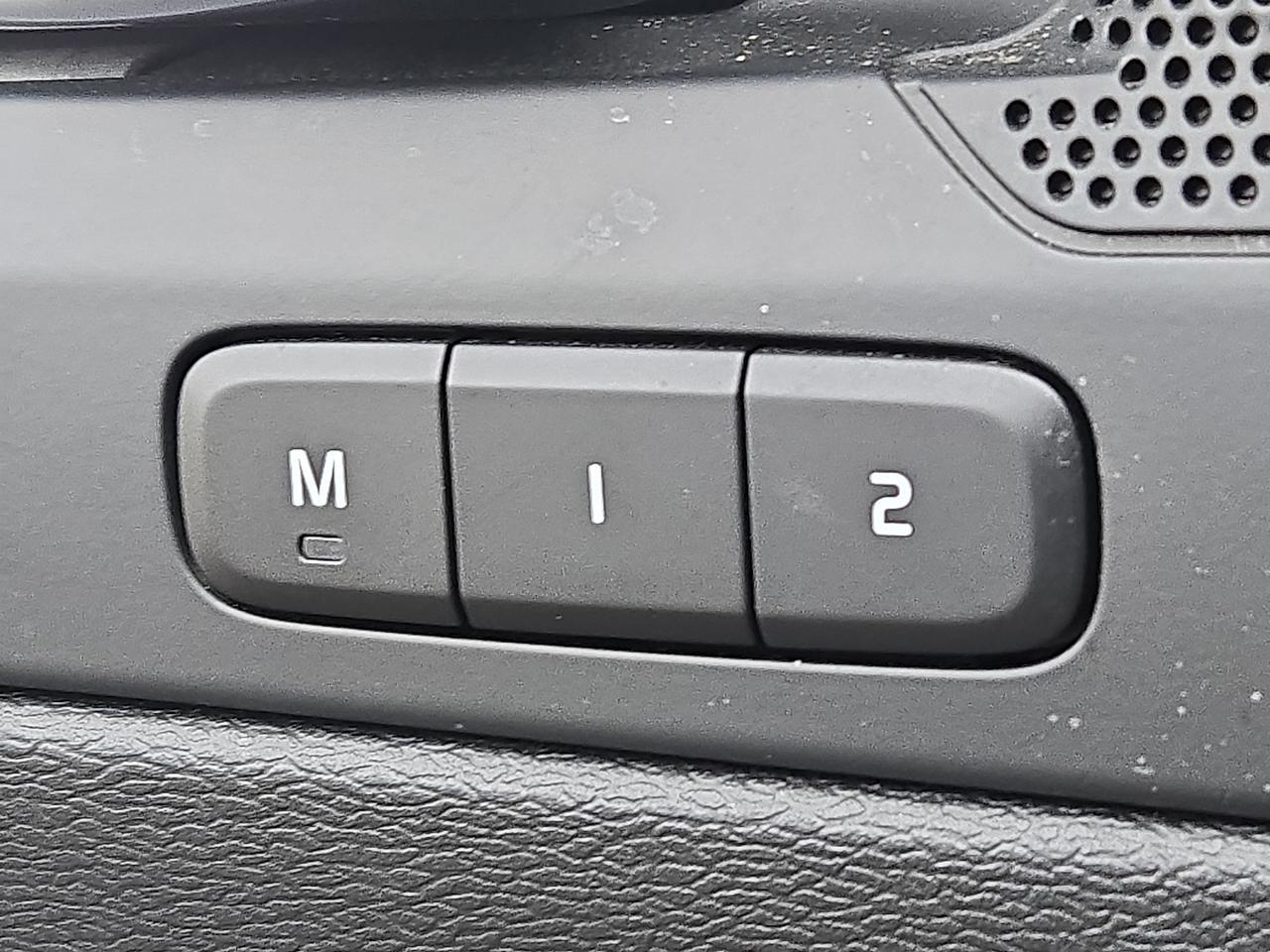 2024 Volvo XC40 B5 Plus Bright Theme Vineland NJ