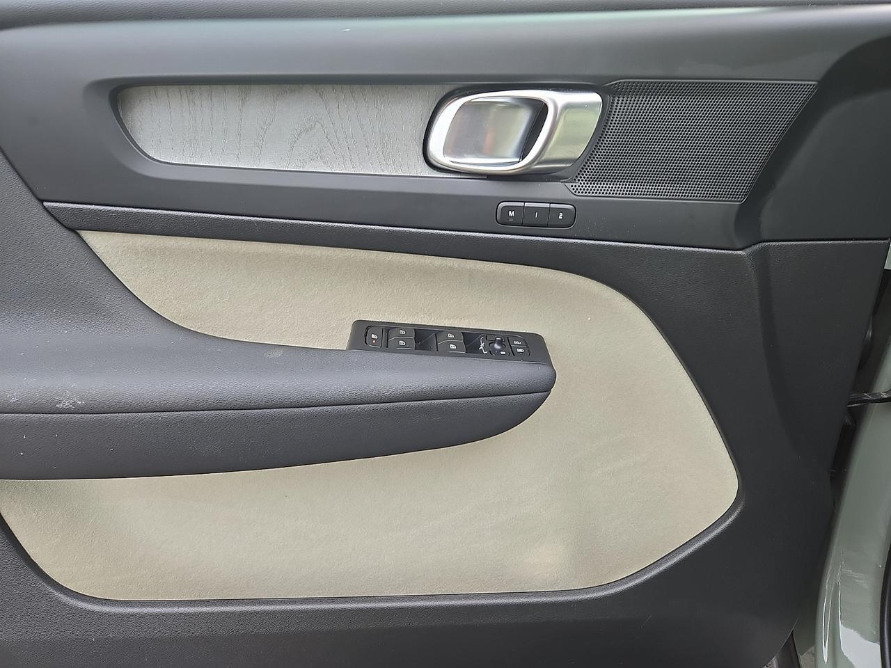 2024 Volvo XC40 B5 Plus Bright Theme Vineland NJ