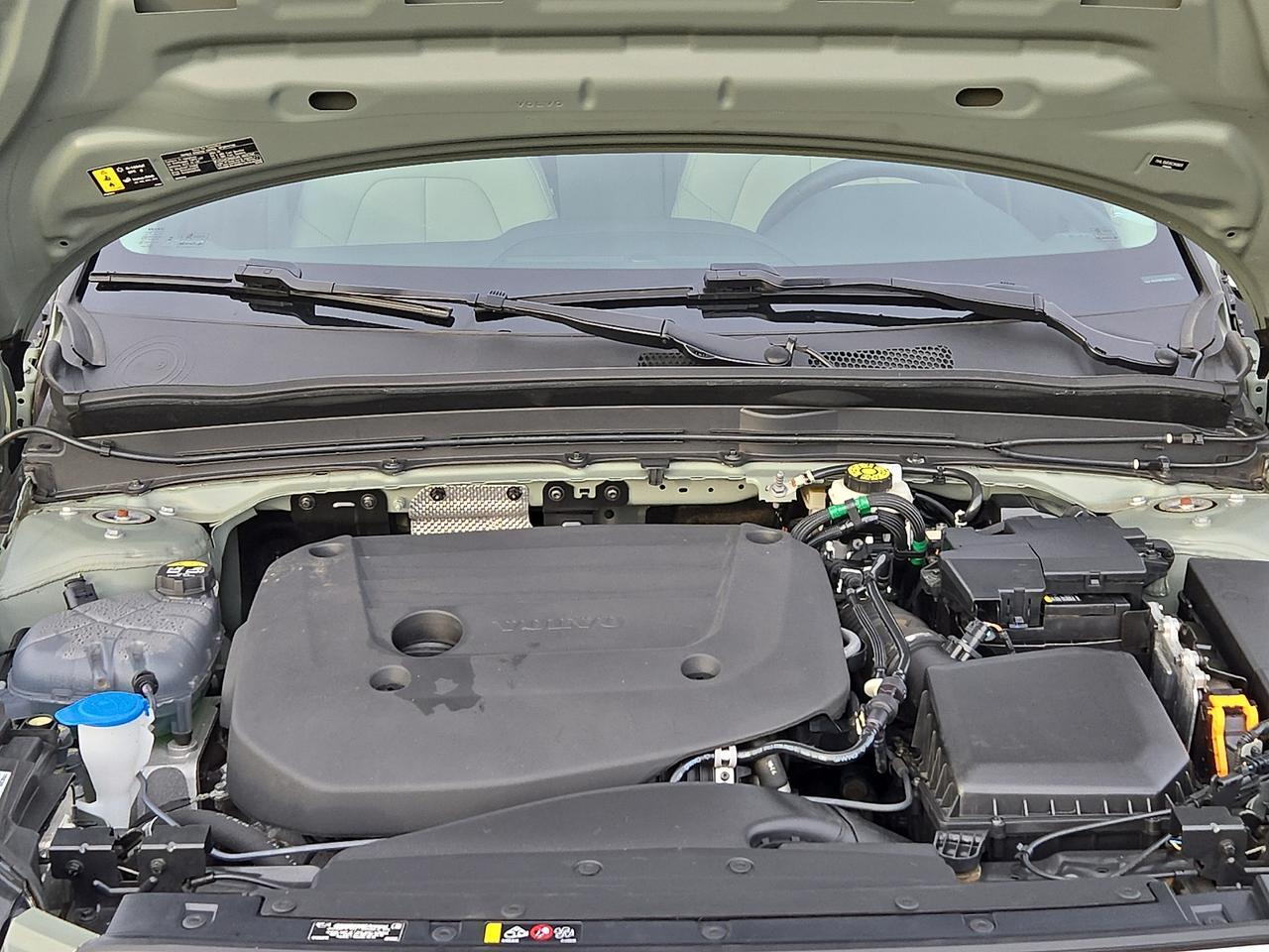 2024 Volvo XC40 B5 Plus Bright Theme Vineland NJ