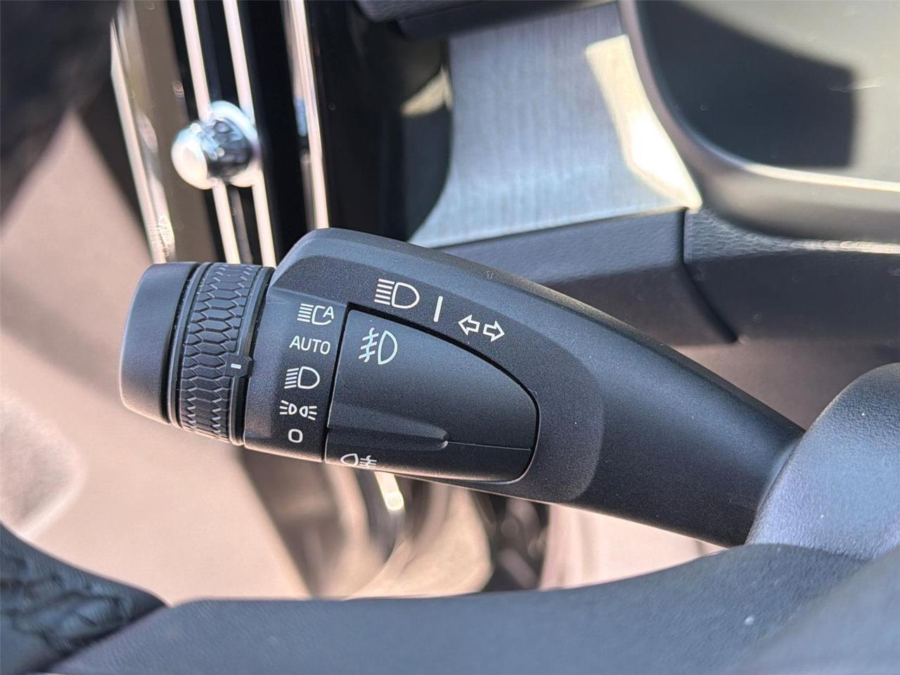 2024 Volvo XC40 B5 Plus Bright Theme Hagerstown MD