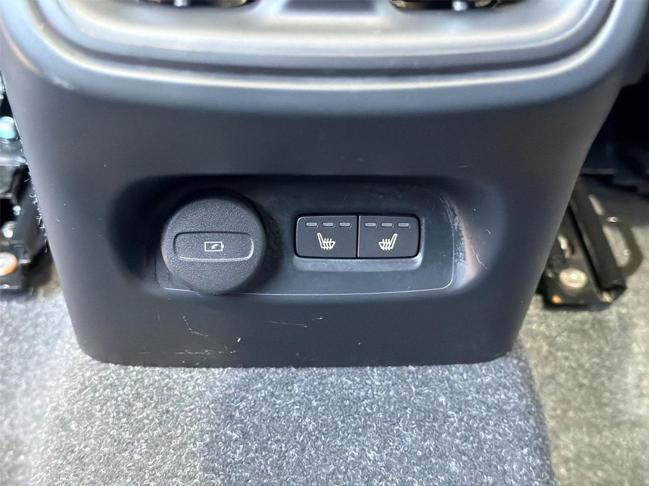 2024 Volvo XC40 B5 Plus Bright Theme Hagerstown MD