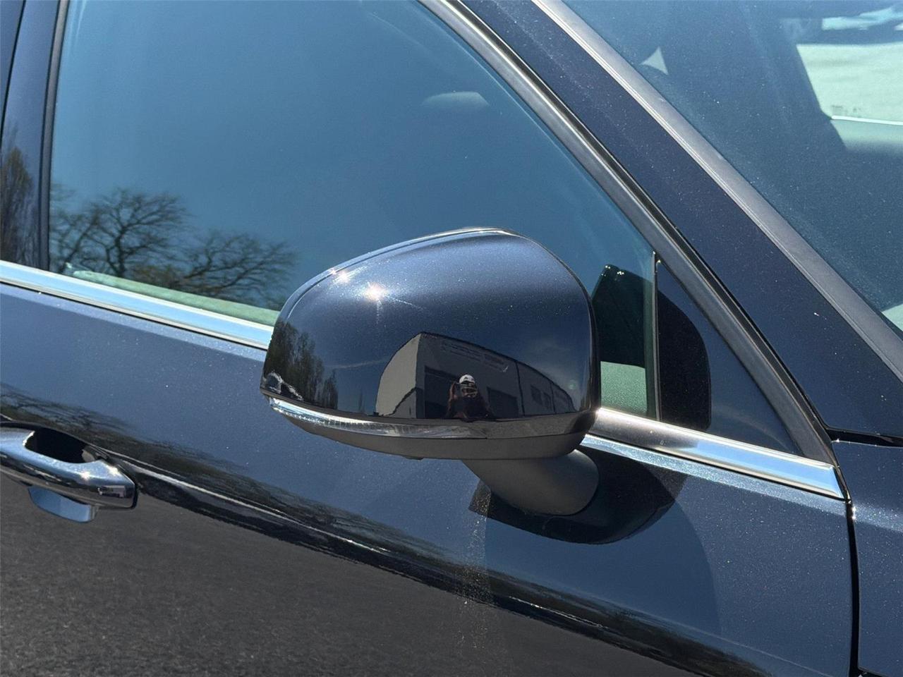 2024 Volvo XC40 B5 Plus Bright Theme Hagerstown MD