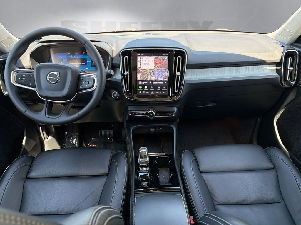 2024 Volvo XC40 B5 Plus Bright Theme Hunt Valley MD