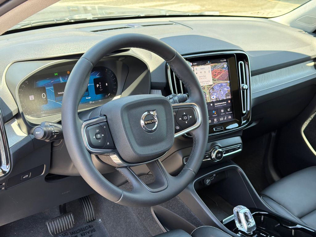 2024 Volvo XC40 B5 Plus Bright Theme Hunt Valley MD