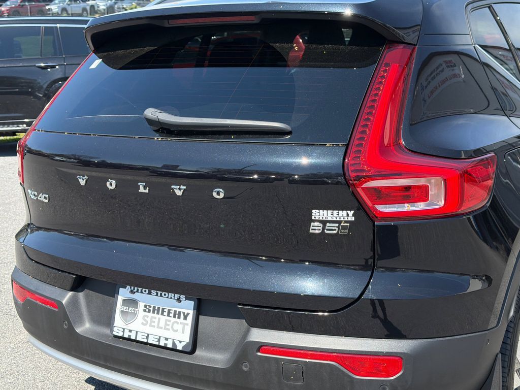 2024 Volvo XC40 B5 Plus Bright Theme Hunt Valley MD