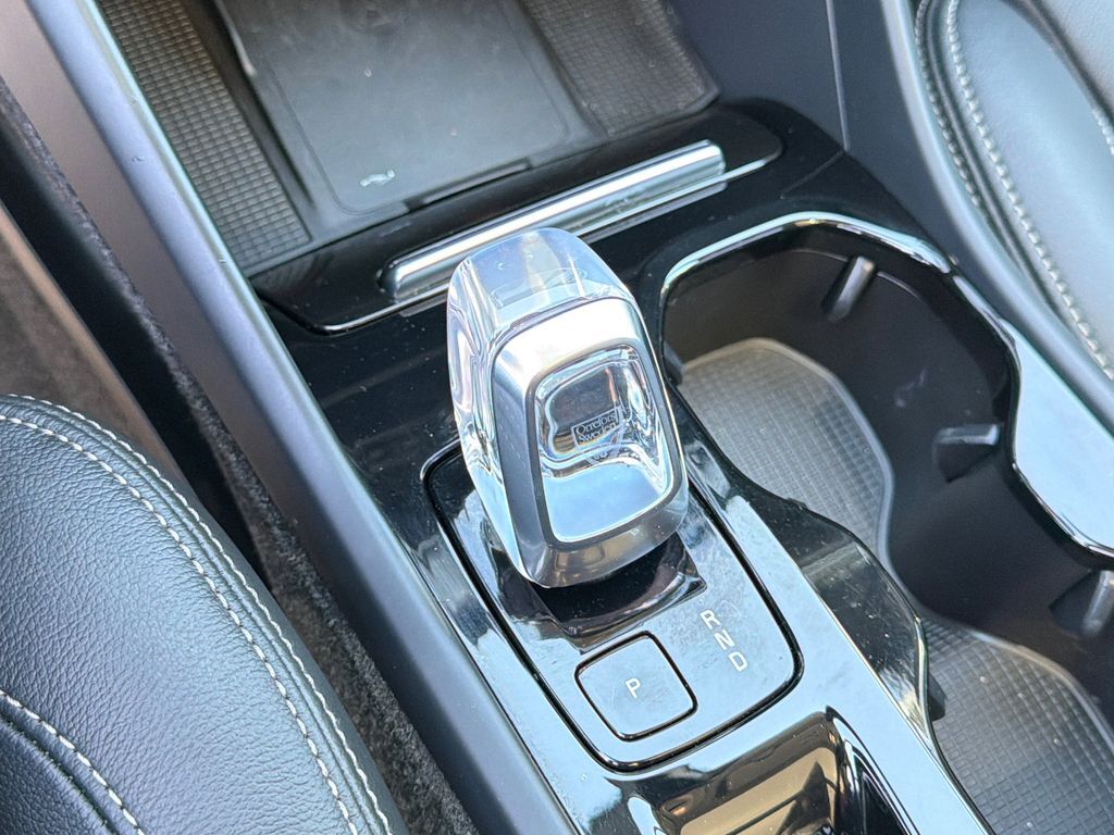 2024 Volvo XC40 B5 Plus Bright Theme Hunt Valley MD