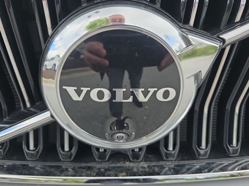2024 Volvo XC40 B5 Plus Bright Theme Hunt Valley MD