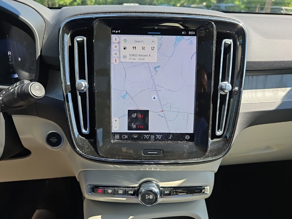 2024 Volvo XC40 B5 Plus Bright Theme Hunt Valley MD