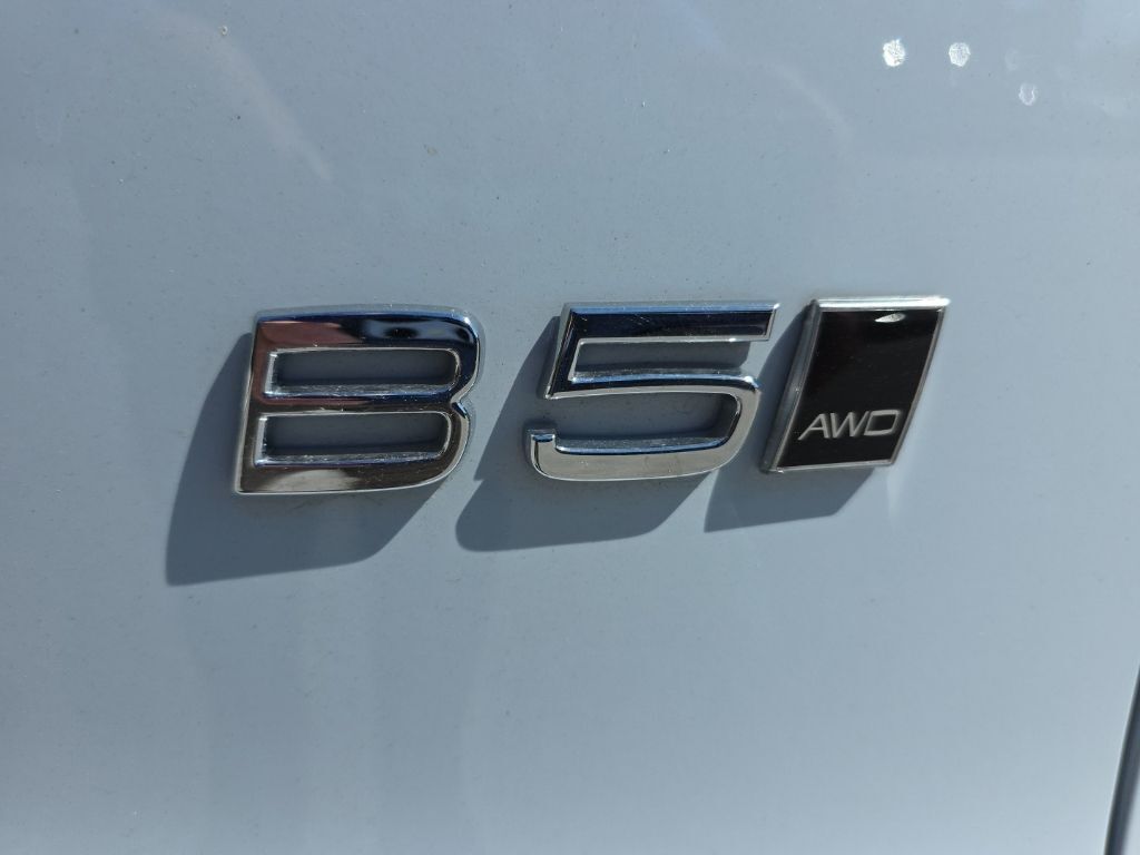 2024 Volvo XC40 B5 Plus Bright Theme Hunt Valley MD