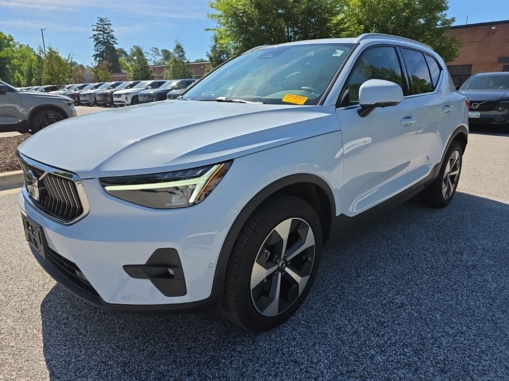 2024 Volvo XC40 B5 Plus Bright Theme Hunt Valley MD