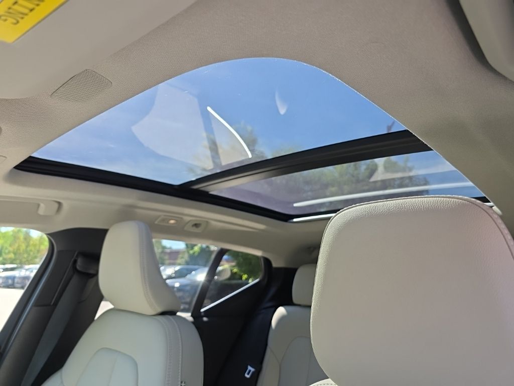 2024 Volvo XC40 B5 Plus Bright Theme Hunt Valley MD
