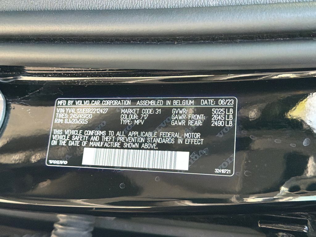 2024 Volvo XC40 B5 Plus Bright Theme Hunt Valley MD