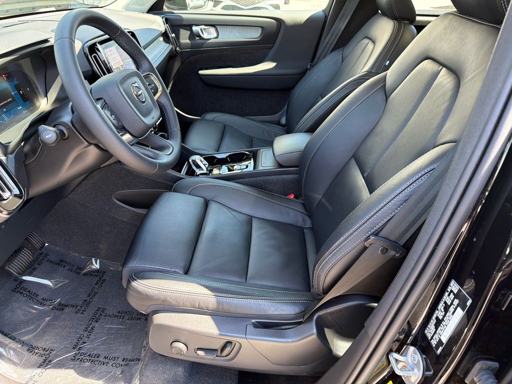 2024 Volvo XC40 B5 Plus Bright Theme Hunt Valley MD