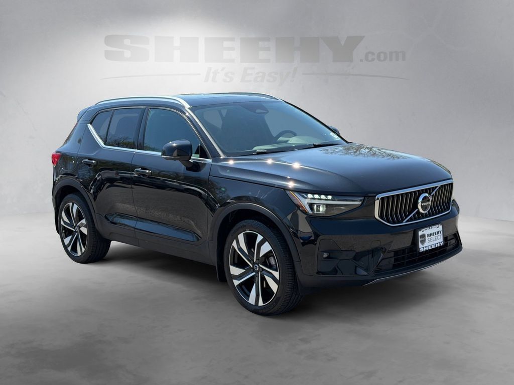 2024 Volvo XC40 B5 Plus Bright Theme Hunt Valley MD