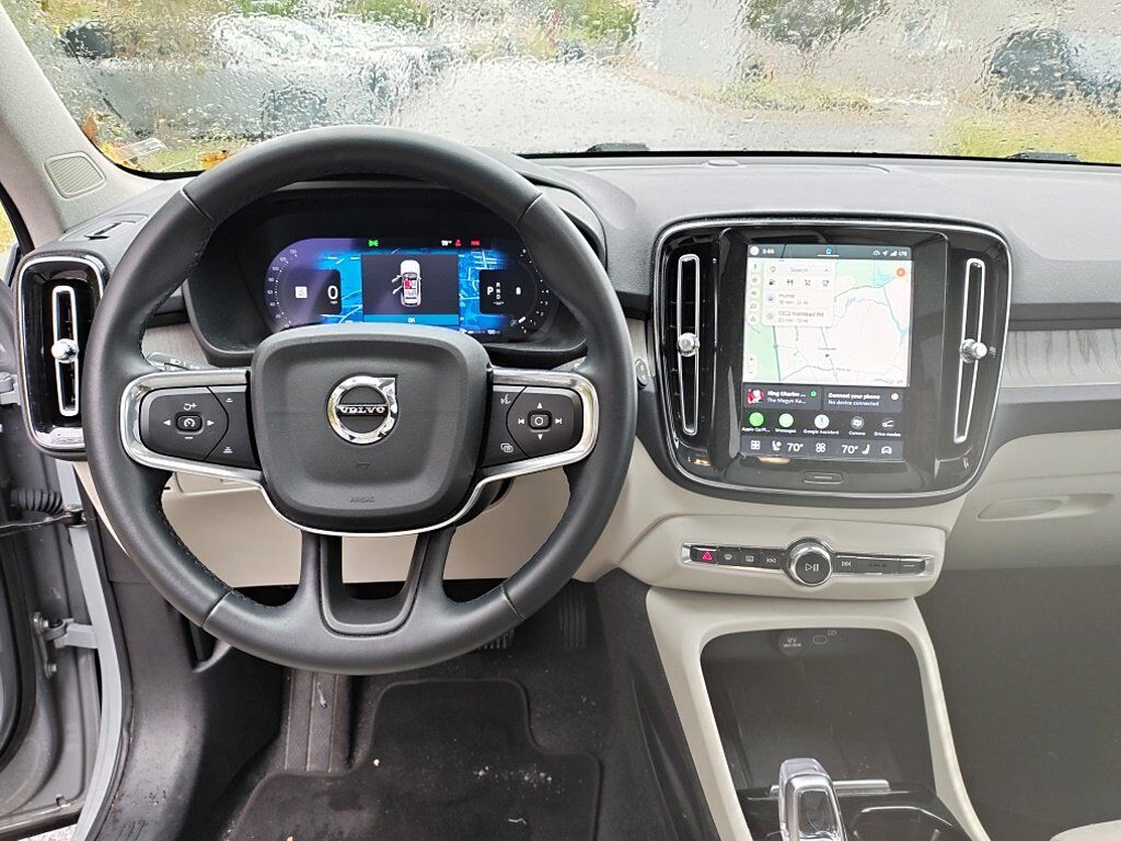 2024 Volvo XC40 B5 Plus Bright Theme Hunt Valley MD