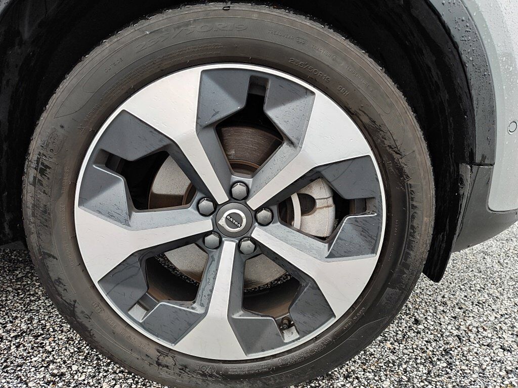 2024 Volvo XC40 B5 Plus Bright Theme Hunt Valley MD