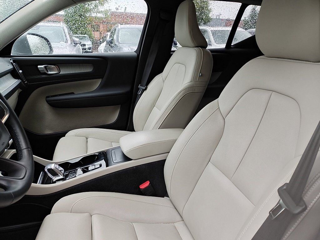 2024 Volvo XC40 B5 Plus Bright Theme Hunt Valley MD