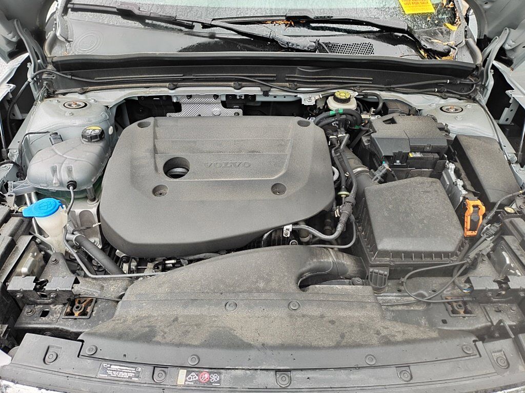 2024 Volvo XC40 B5 Plus Bright Theme Hunt Valley MD