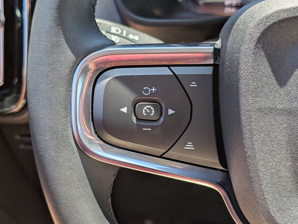 2024 Volvo XC40 B5 Plus Bright Theme Hunt Valley MD