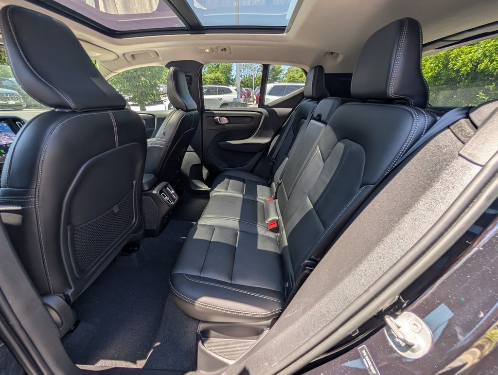 2024 Volvo XC40 B5 Plus Bright Theme Hunt Valley MD