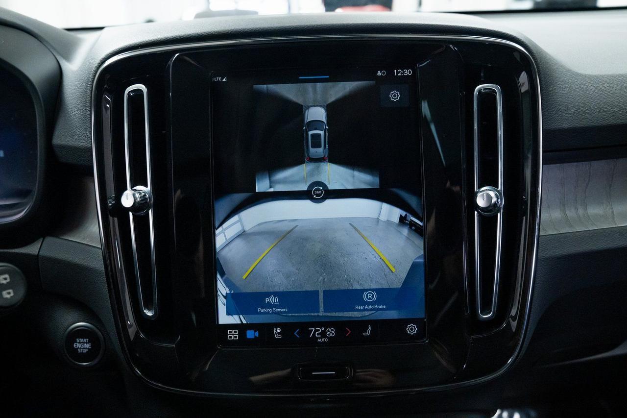 2024 Volvo XC40 B5 Plus Dark Theme Heated Seats Portland OR