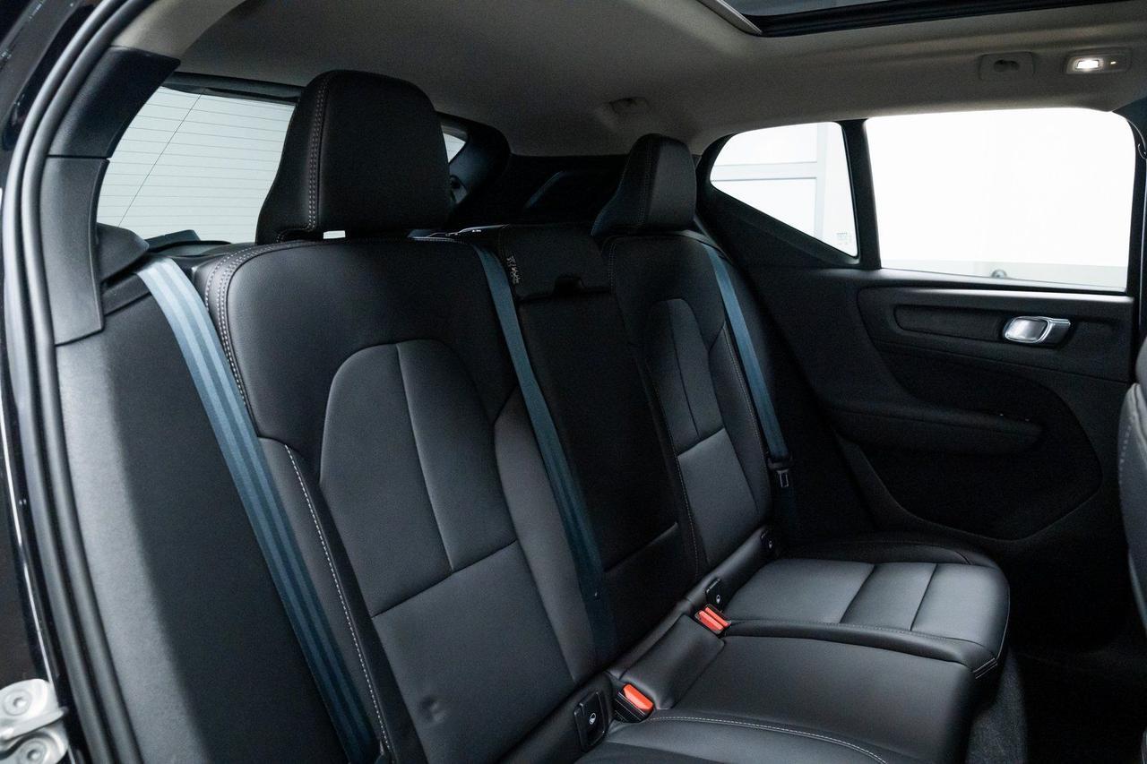 2024 Volvo XC40 B5 Plus Dark Theme Heated Seats Portland OR