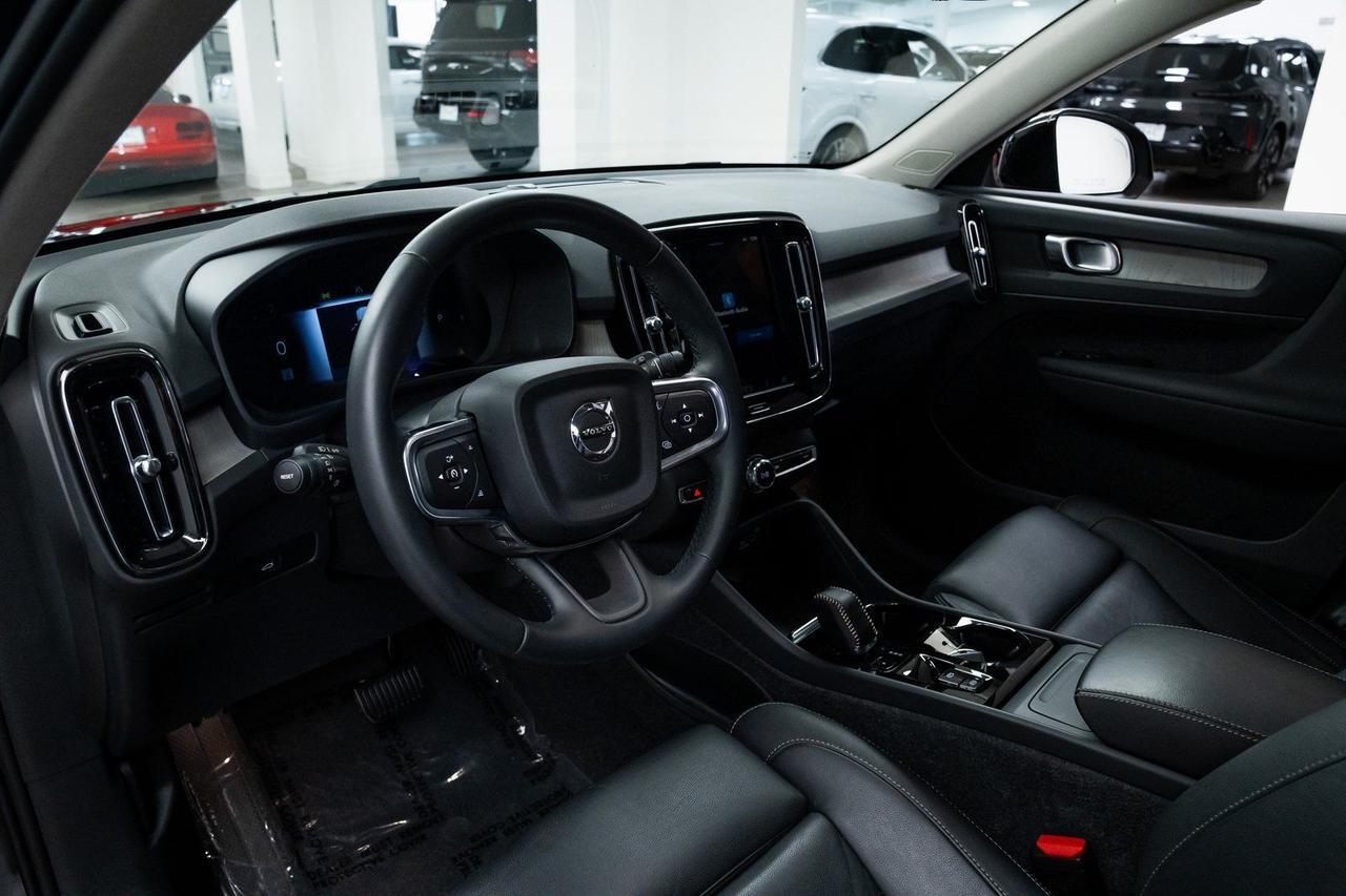 2024 Volvo XC40 B5 Plus Dark Theme Heated Seats Portland OR