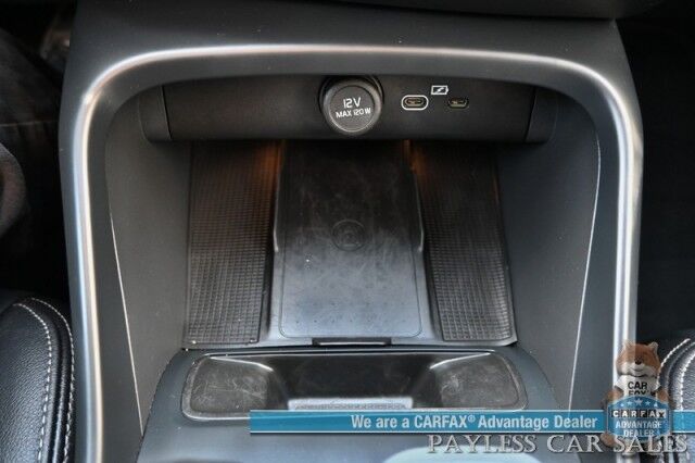 2024 Volvo XC40 Core / Dark Theme / AWD / Power & Heated Leather Seats / Panoramic Sunroof / Navigation / Apple CarPlay & Android Auto / Backup Camera / Lane Departure & Blind Spot Alert / Keyless Entry & Start / 30 MPG / 1-Owner Anchorage AK