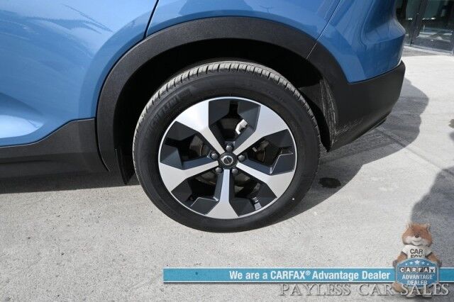 2024 Volvo XC40 Core / Dark Theme / AWD / Power & Heated Leather Seats / Panoramic Sunroof / Navigation / Apple CarPlay & Android Auto / Backup Camera / Lane Departure & Blind Spot Alert / Keyless Entry & Start / 30 MPG / 1-Owner Anchorage AK