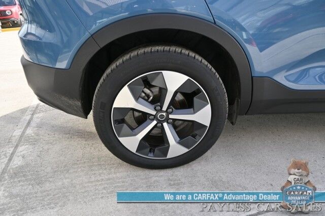2024 Volvo XC40 Core / Dark Theme / AWD / Power & Heated Leather Seats / Panoramic Sunroof / Navigation / Apple CarPlay & Android Auto / Backup Camera / Lane Departure & Blind Spot Alert / Keyless Entry & Start / 30 MPG / 1-Owner Anchorage AK