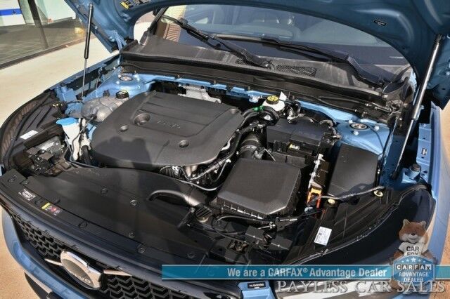 2024 Volvo XC40 Core / Dark Theme / AWD / Power & Heated Leather Seats / Panoramic Sunroof / Navigation / Apple CarPlay & Android Auto / Backup Camera / Lane Departure & Blind Spot Alert / Keyless Entry & Start / 30 MPG / 1-Owner Anchorage AK